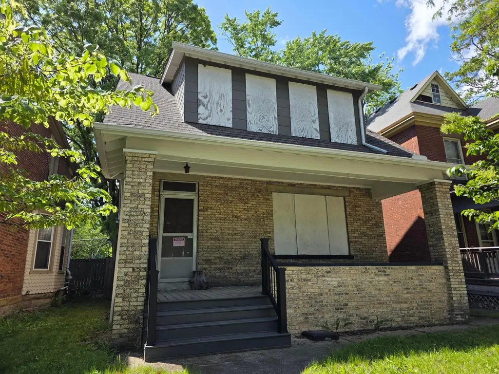 675 Oakwood Ave
