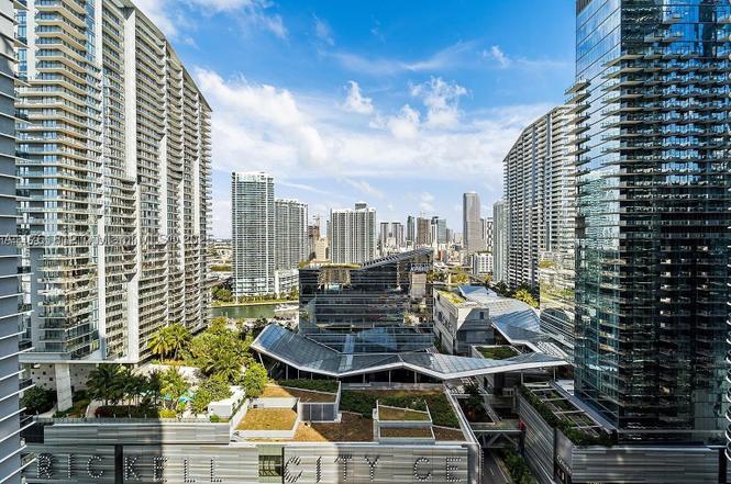 55 SW 9th St #1107