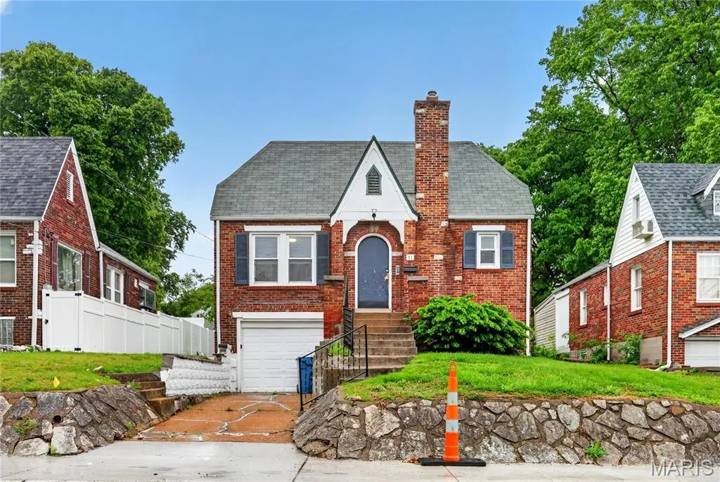21 Robert Ave