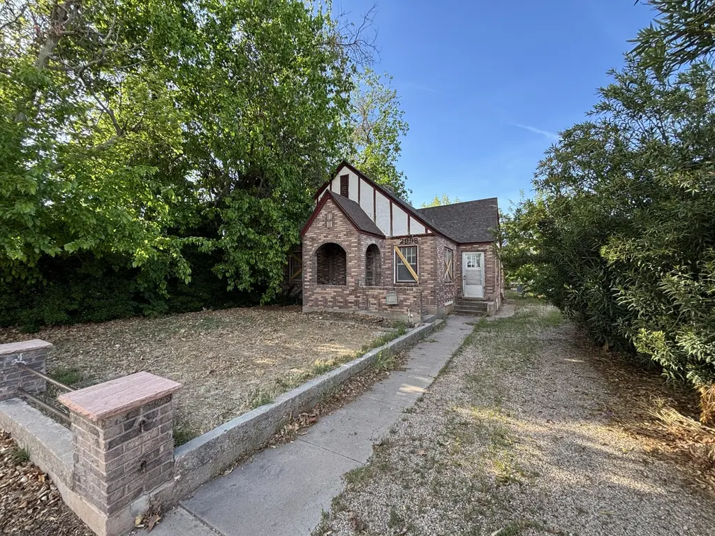 2998 Santa Clara Dr