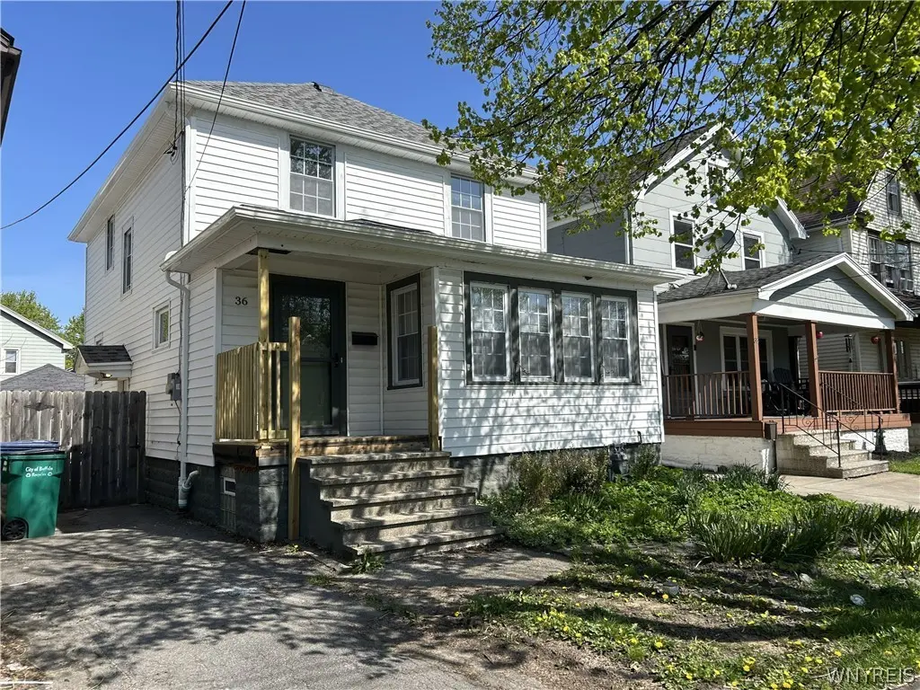 36 Robins St