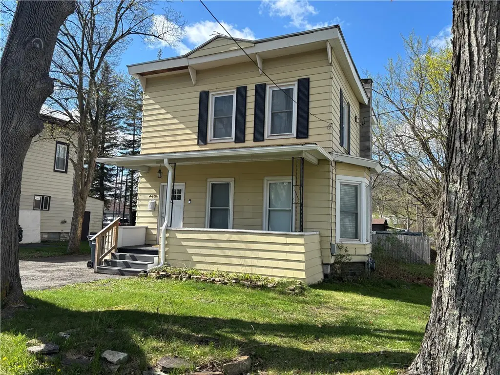 64 River St