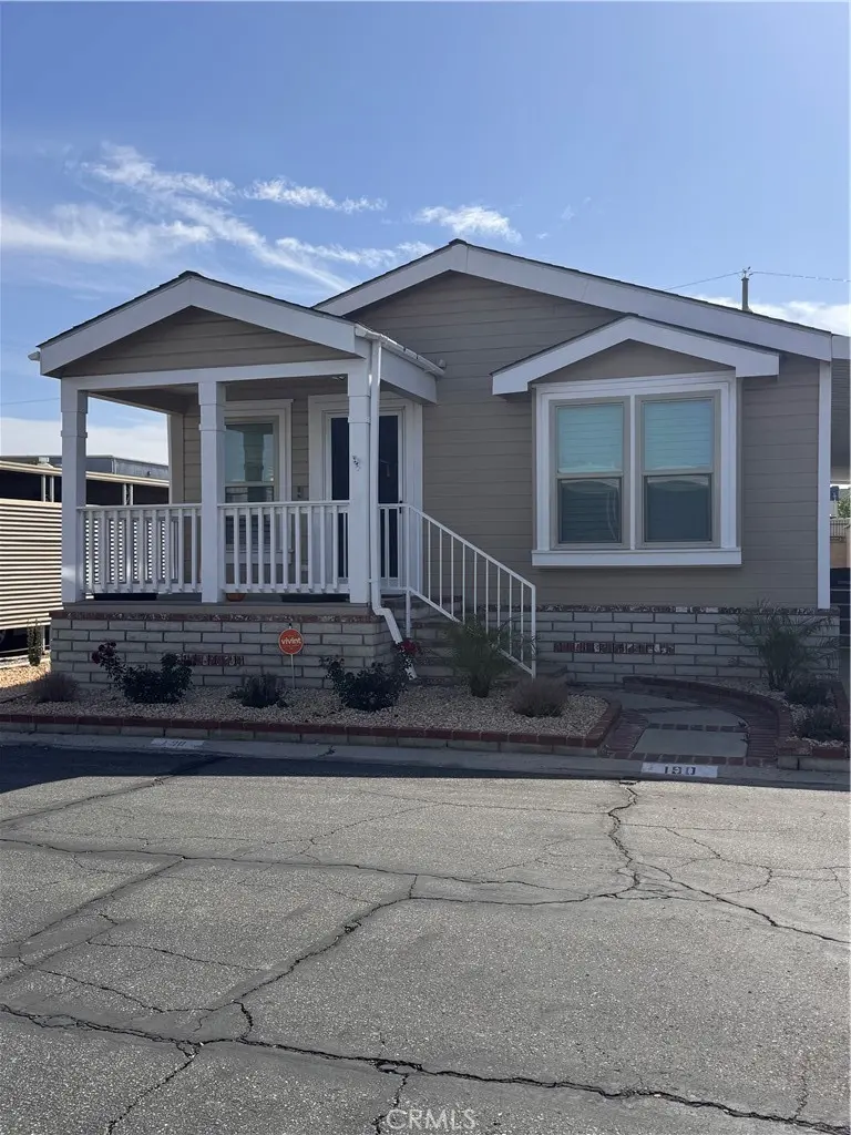 2205 W Acacia #190