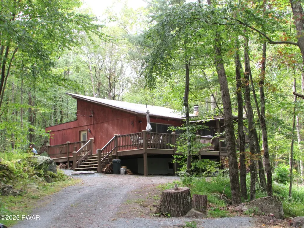 124 Hickory Dr