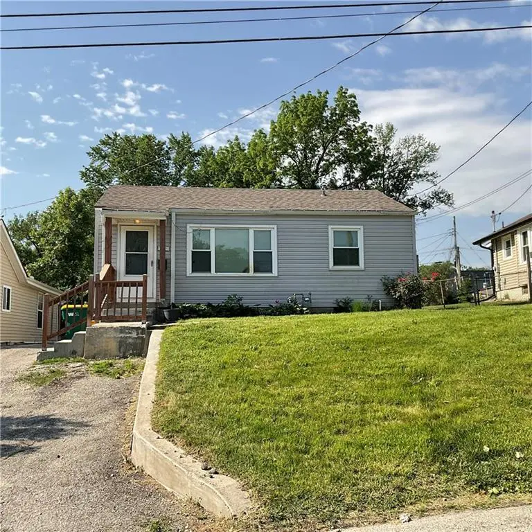 3133 Longwood Ave