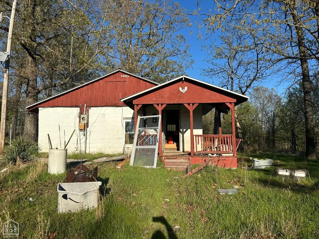 985 Mosely Rd