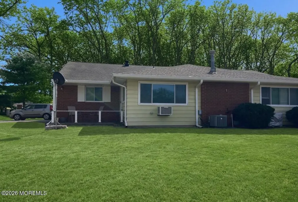 1 B W Lake Dr