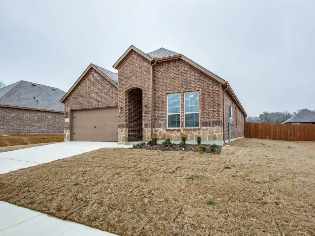 123 Lakeview Cir