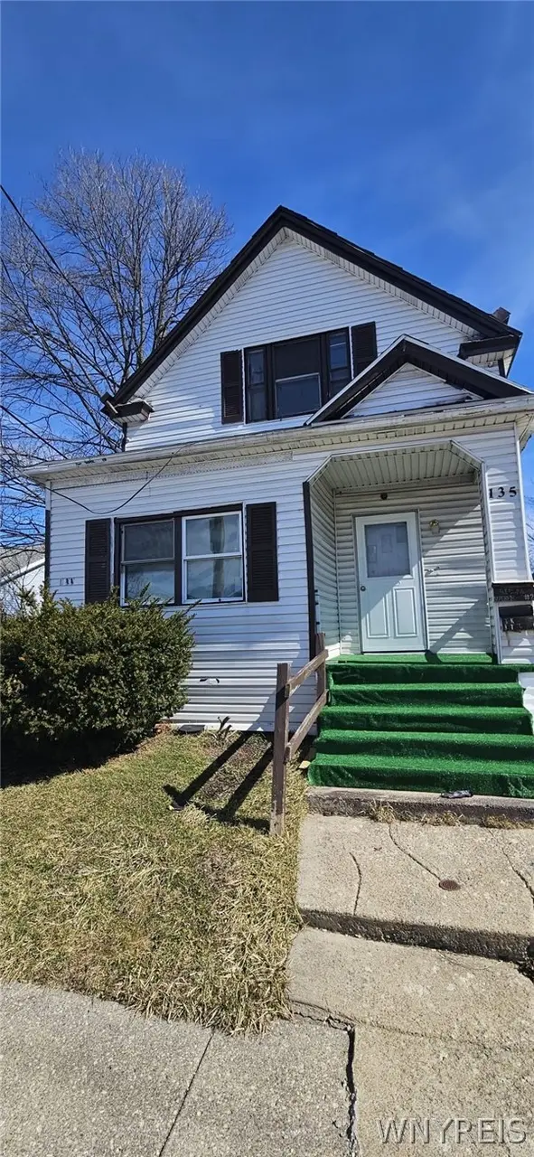 135 Ivy St