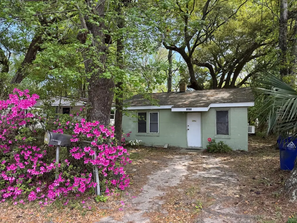 1929 Kerry St