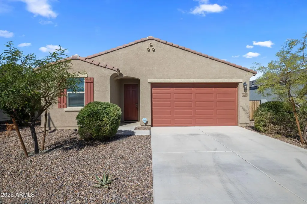 4532 W Sweetbush Way