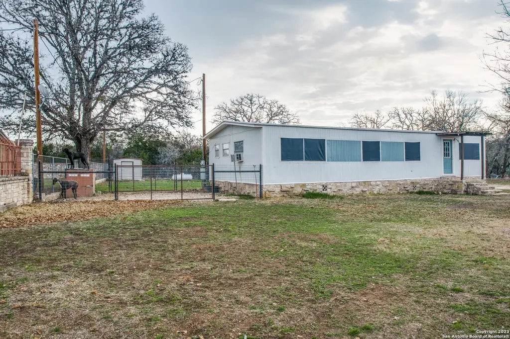 741 Julia Dr