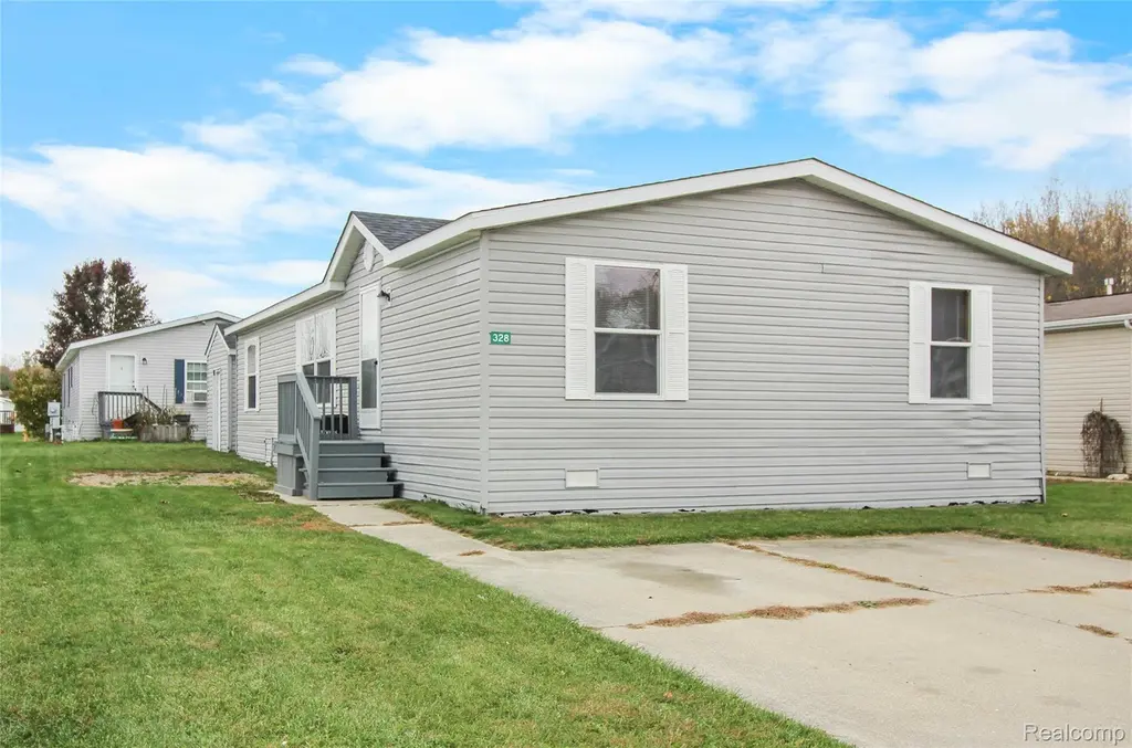 328 White Oak Ln