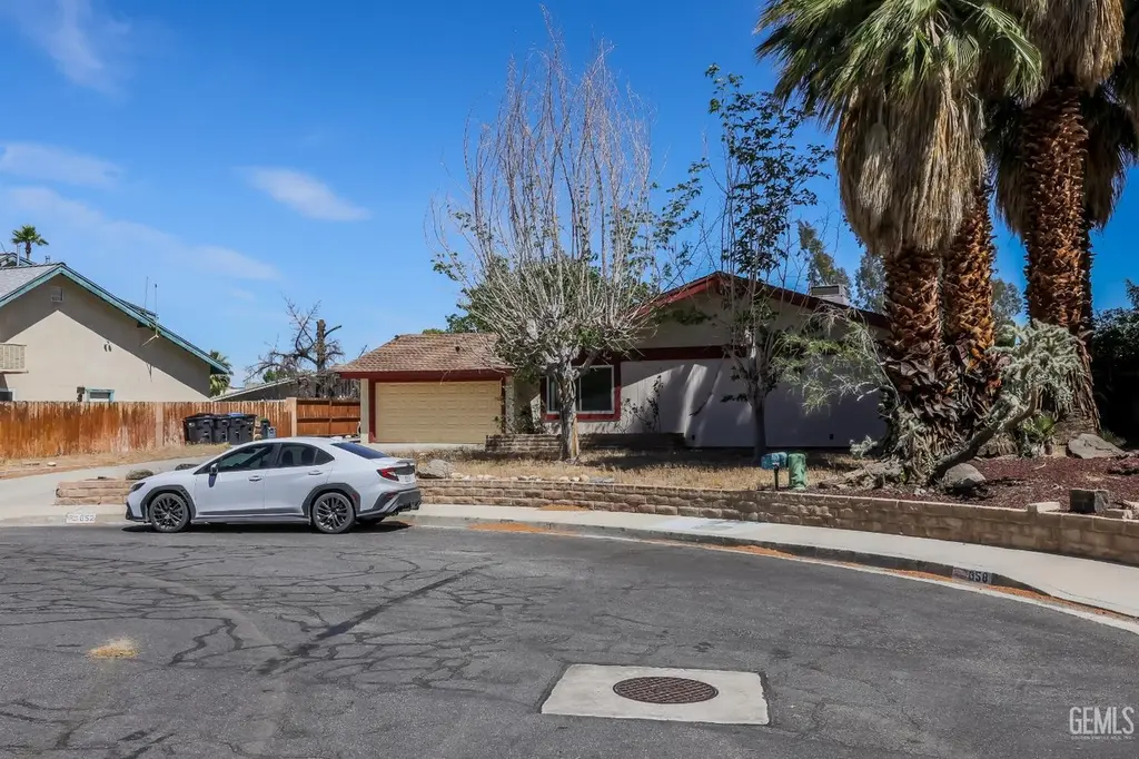 652 Sonja Ave