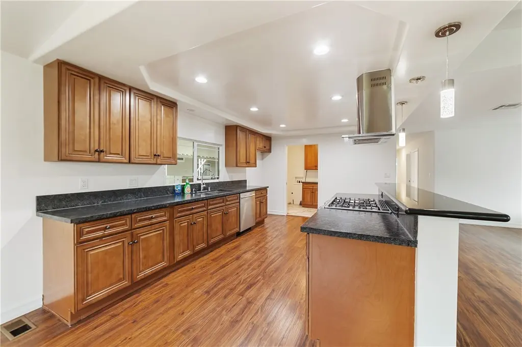 215 Lakepark