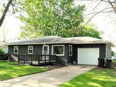 213 E Elm St