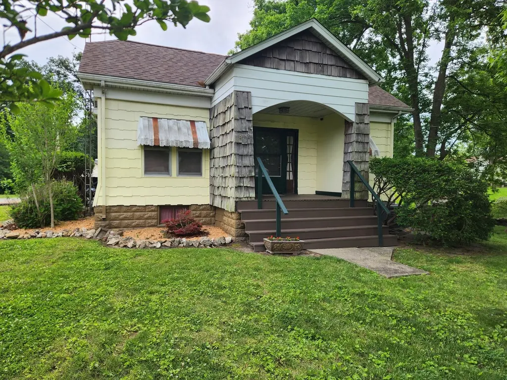 312 N Beaucoup St