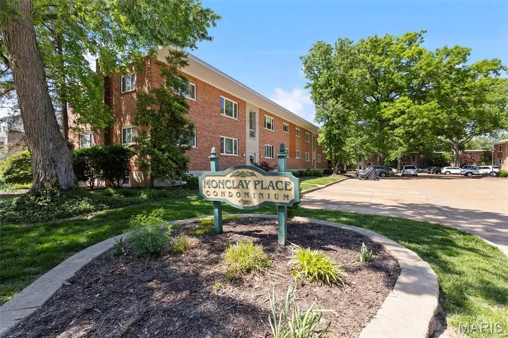 221 Monclay Ct Unit 2N
