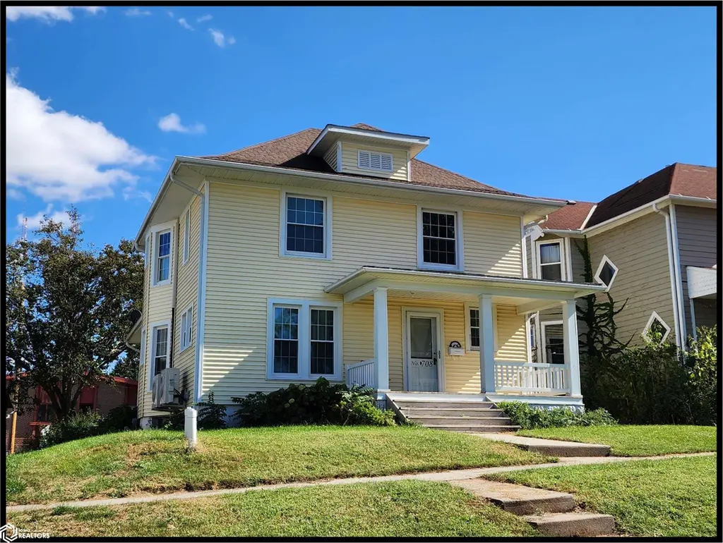708 Locust St