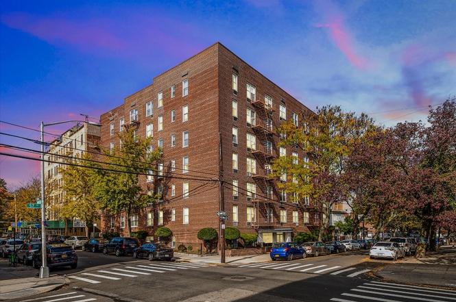39-76 57th St Unit 6E