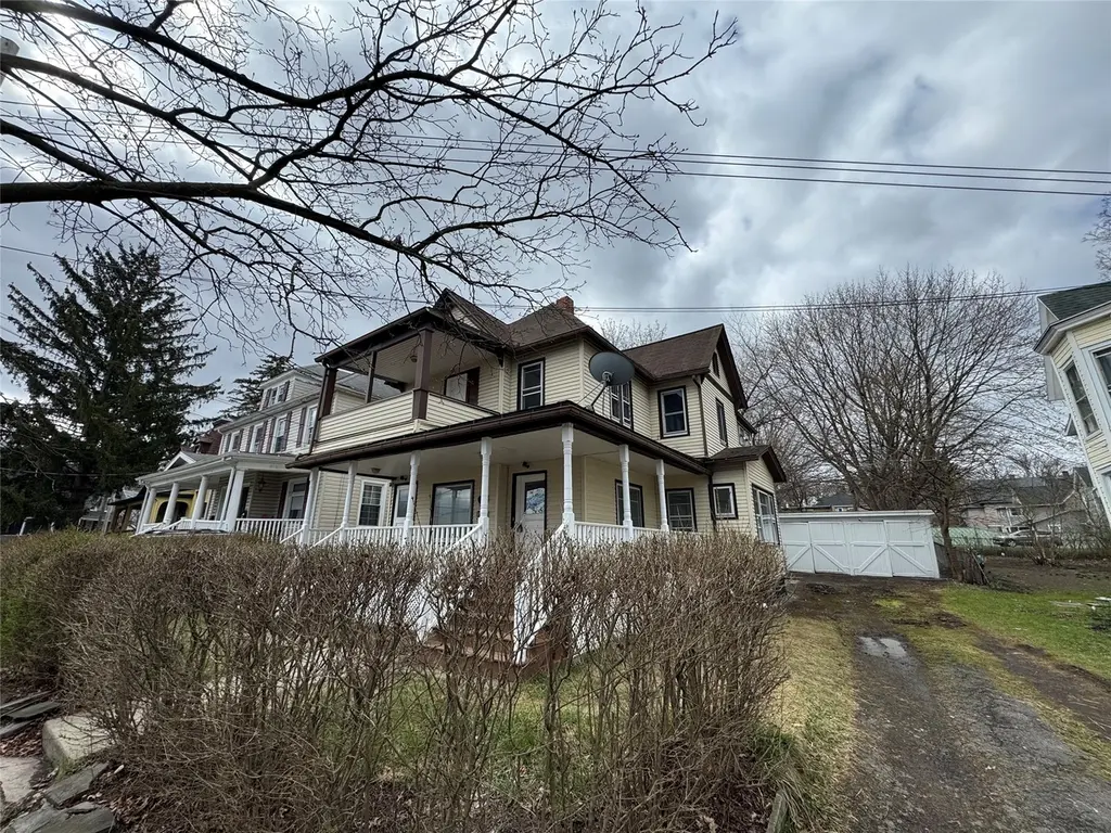 17 Haendel St