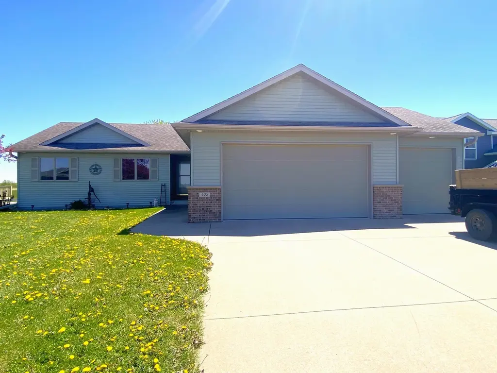 428 6th Ct SE