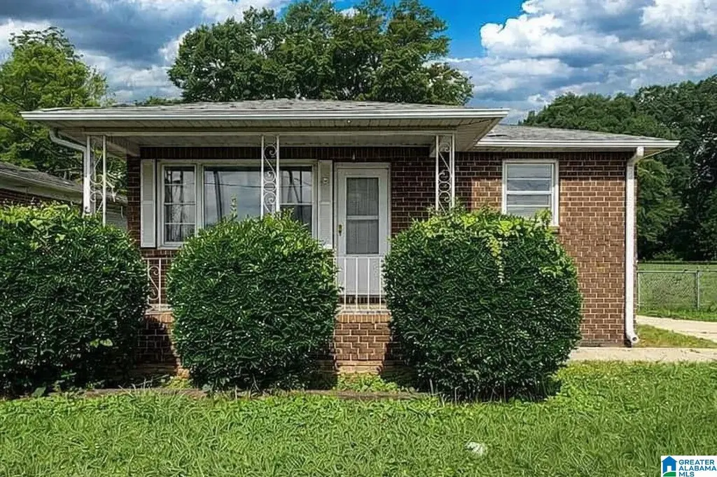 1002 Meadowood Ave