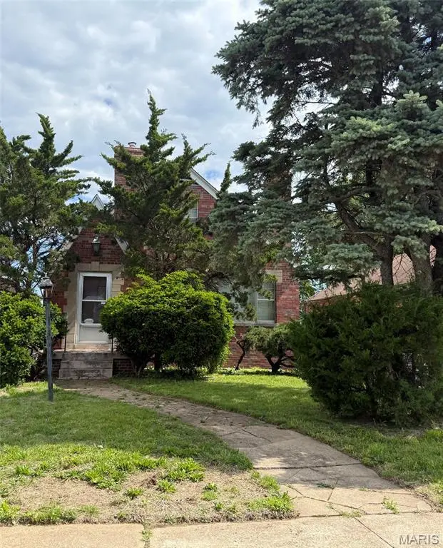 1615 Veronica Ave