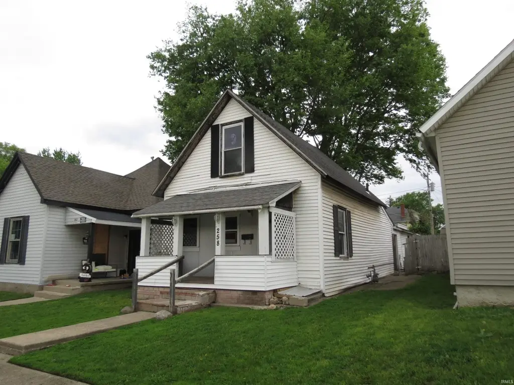 258 W 2nd St