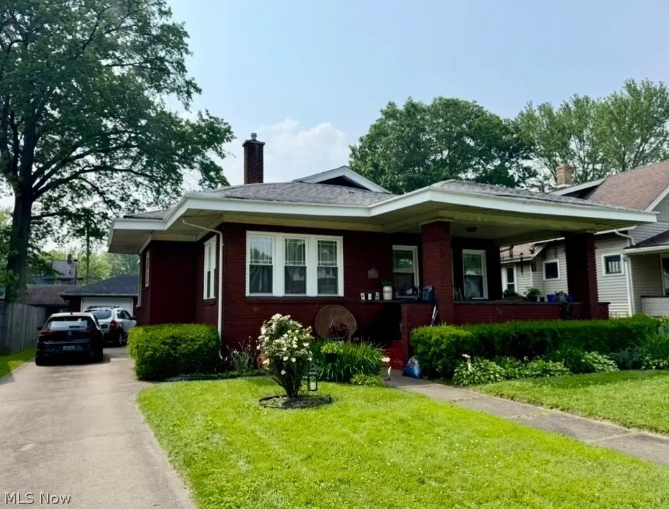 578 SE Oak Knoll Ave SE