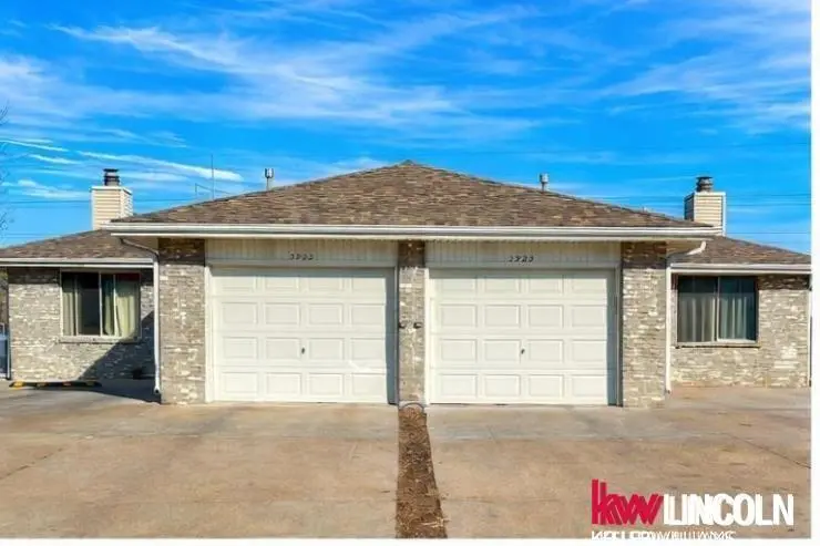 3900 & 3920 Sweetbriar Ln