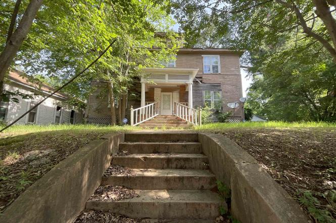 507 E Houston St