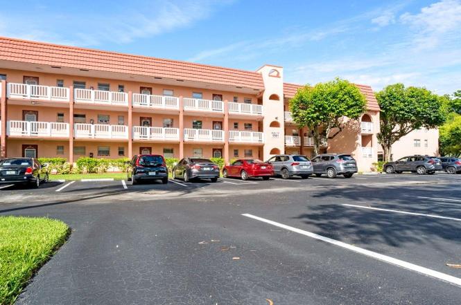 9581 Sunrise Lakes Blvd #309