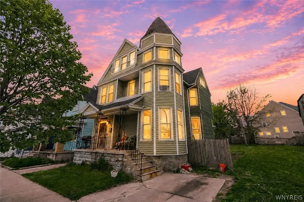 302 Massachusetts Ave