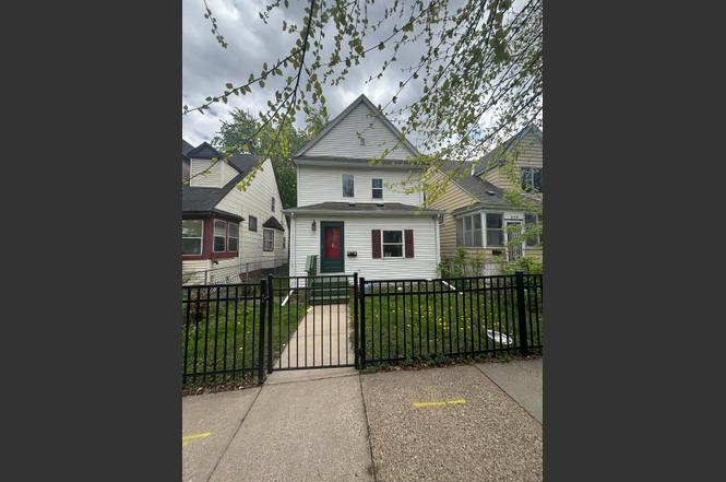 466 Edmund Ave