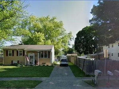 3505 Oakhurst Dr