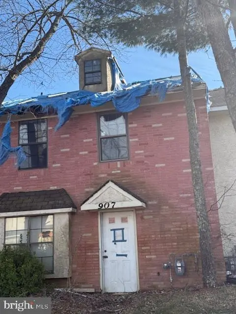 907 Blake Dr