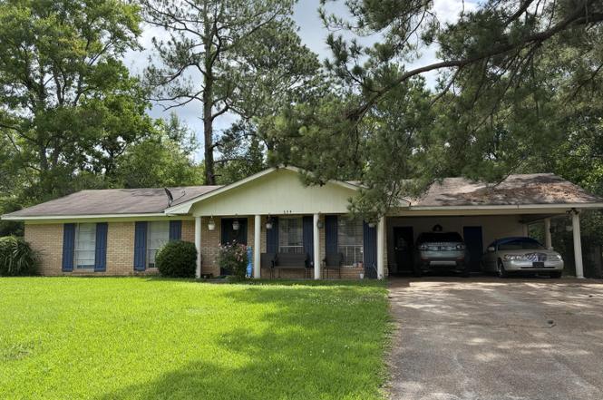 634 Pine Ln
