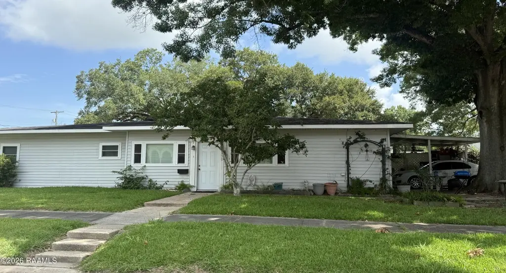 650 W Walnut Ave