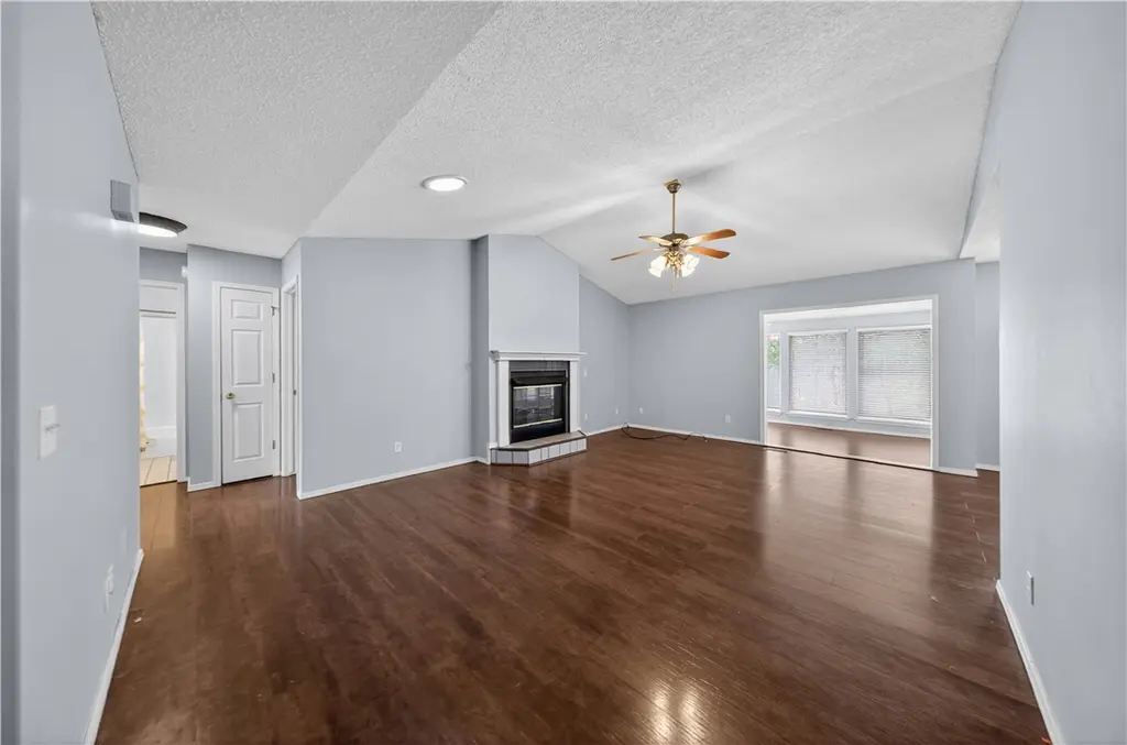 4 Stratton Ln