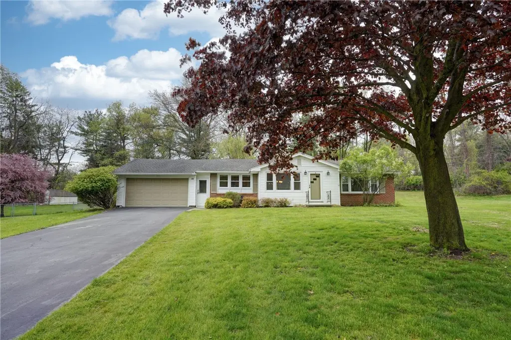 10 Pinehill Dr