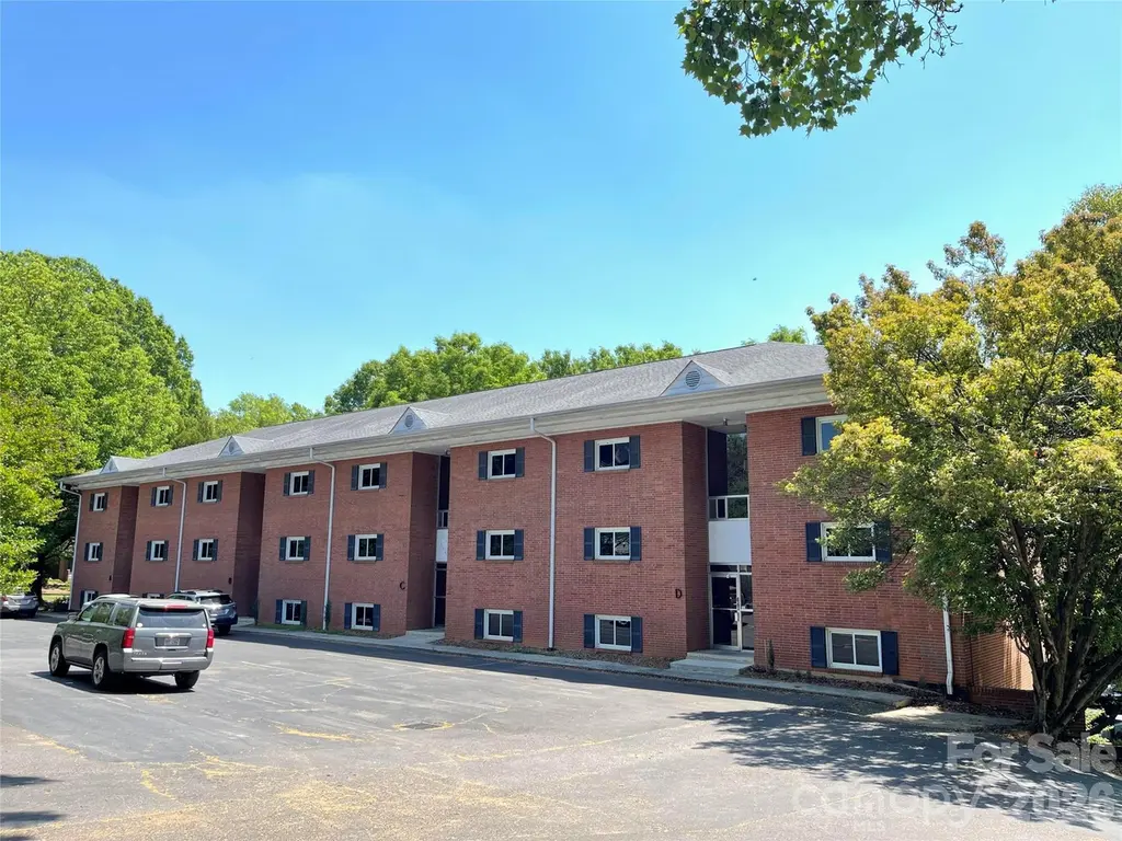 400 Queens Rd Unit E5