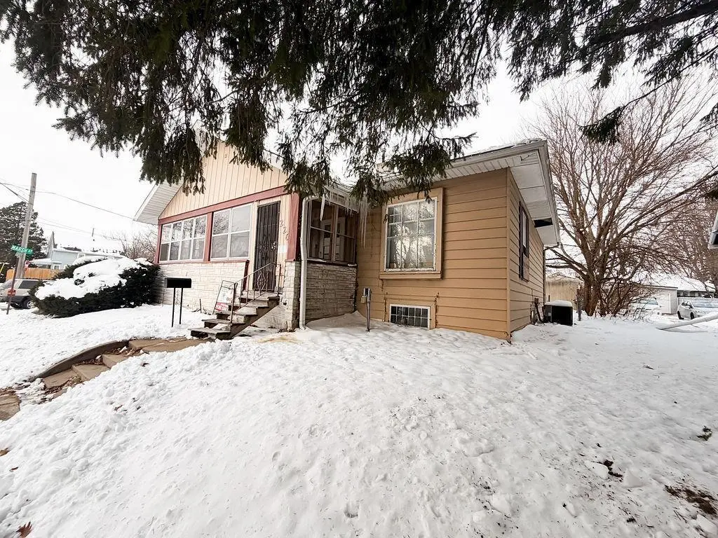226 Campbell Ave