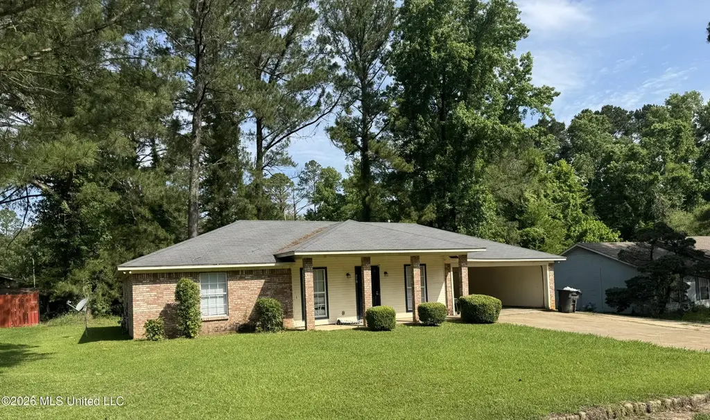 579 Briarcliff Cir