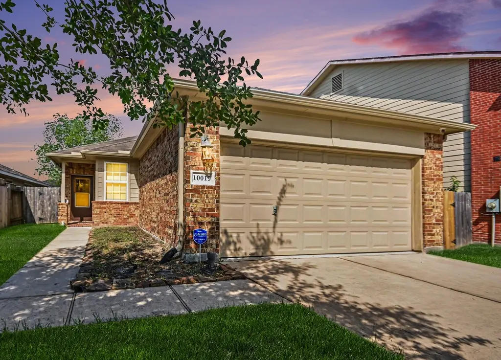 10019 Meadow Mill Forest Ln