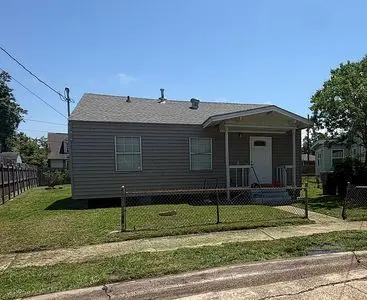 22 Curtis Dr