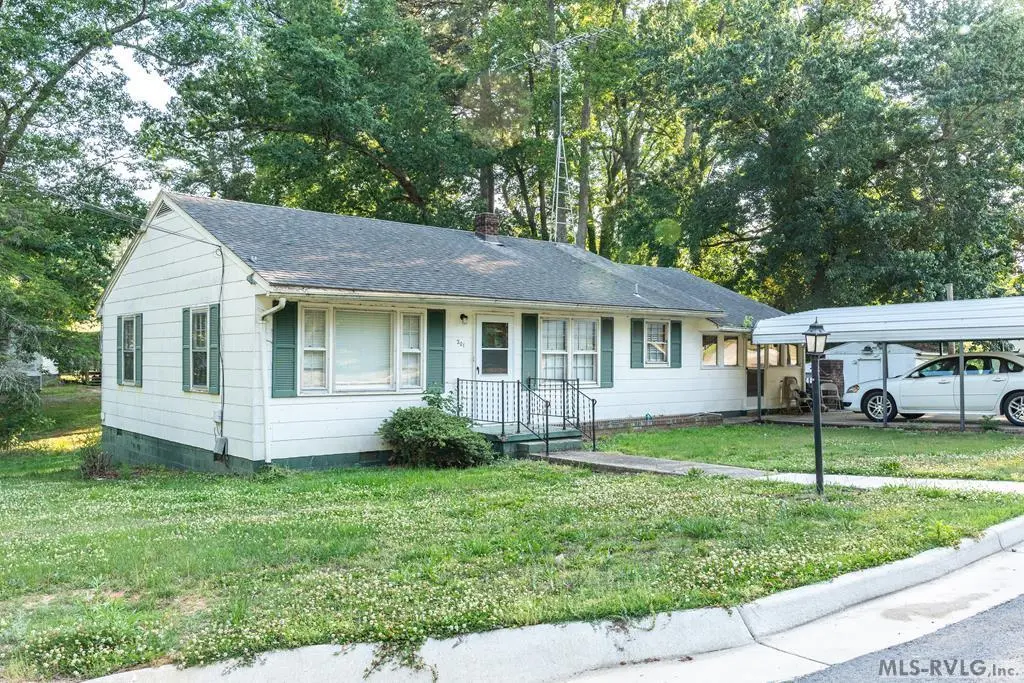 201 W Third St