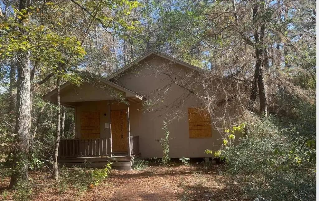 384 Sandy Ln