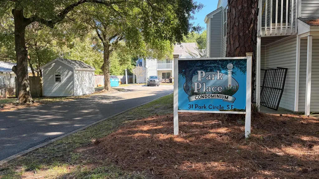 31 SE Park Cir #3