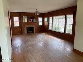 1403 Everett Ave